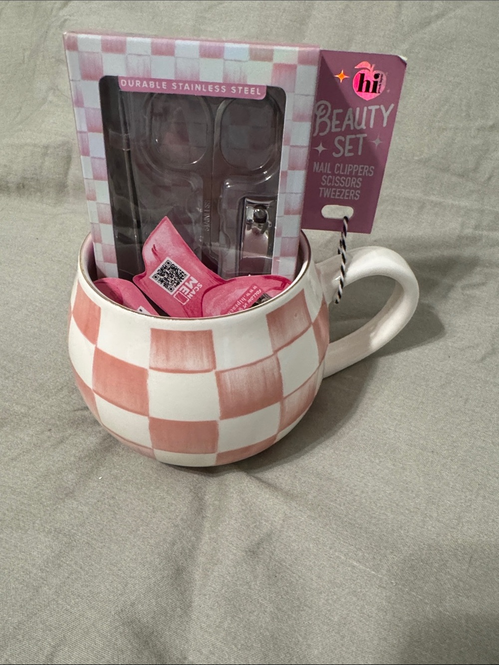 Beauty Set in Pink Checkered Ceramic Mug